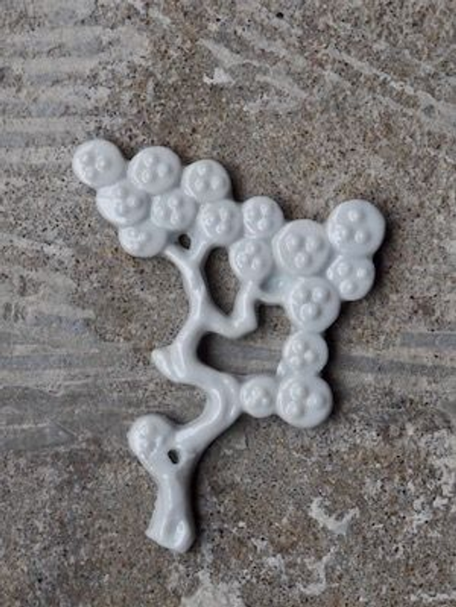 Kutani Incense Holder MOMO