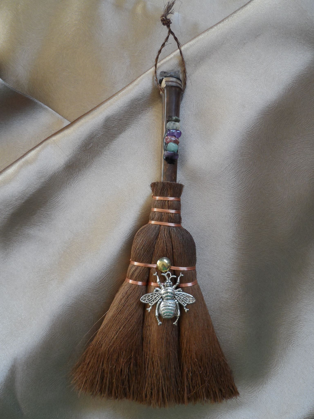 Mini balai de sorcière