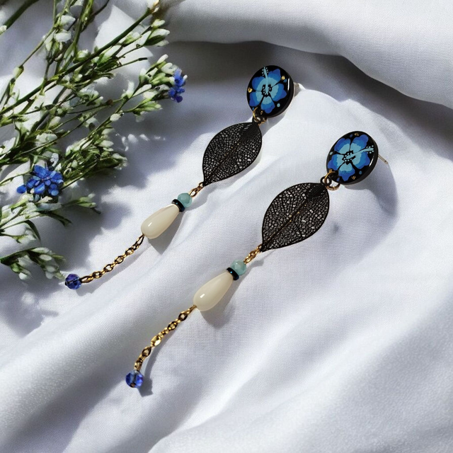 Boucles d'oreilles Flora bleu noir blanc