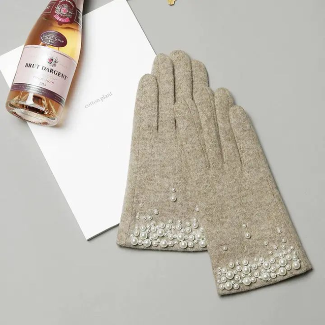 Pearl Embellished Gloves