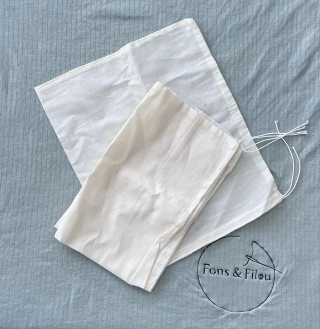 Dun linnenzakje met touw 30*24cm ECRU