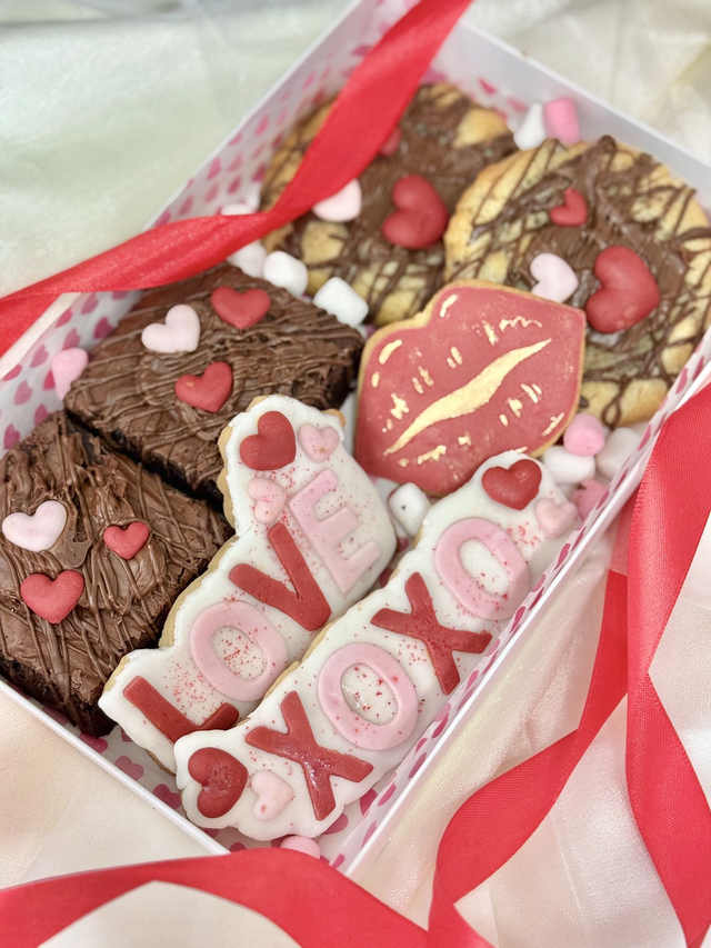 Valentine’s Day Brownies, Triple Chocolate Chip Cookies, Vanilla Biscuits 
