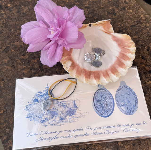 Médaille cordon jaune et bleu marine