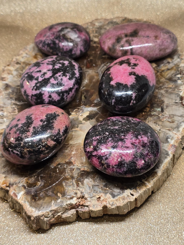 Rhodonite forme galet 