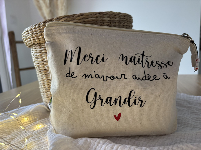 Classique - Merci maîtresse de m'avoir aidée à grandir