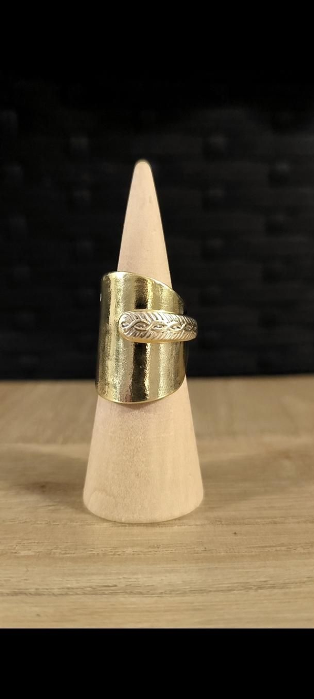 Bague en métal argenté T57