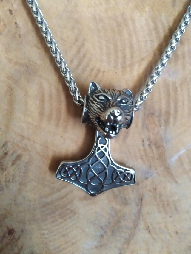 Collier marteau loup acier inoxydable 