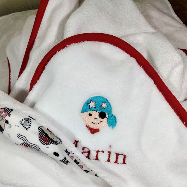 Cape de bain personnalisée pirate
