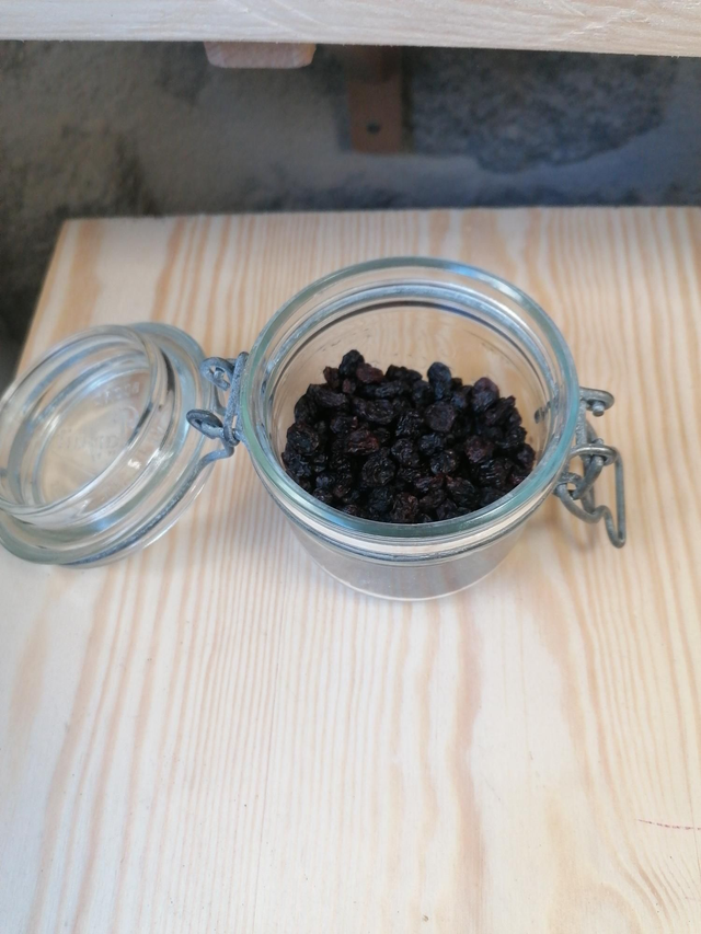 Raisin De Corinthe. Prix Pour 100g 