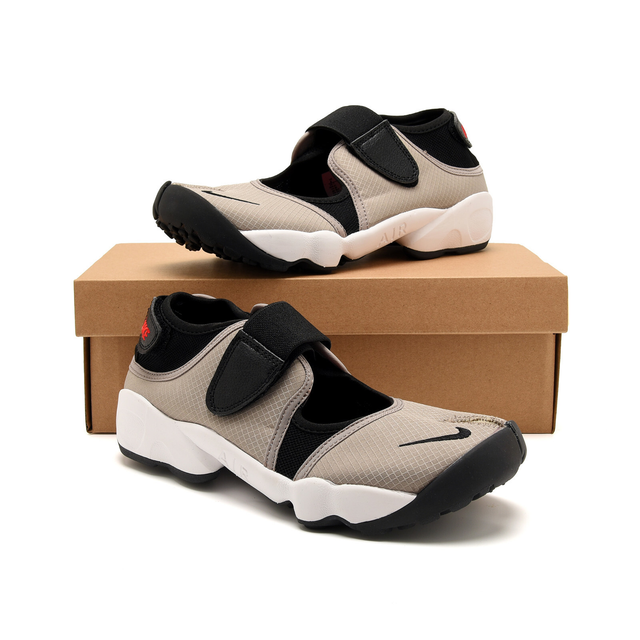 NIKE AIR RIFT (Vendu sans la boîte )