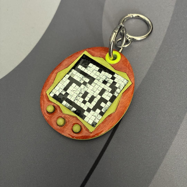 Tamagotchi přívěsek - Pochitchi Brown/Green