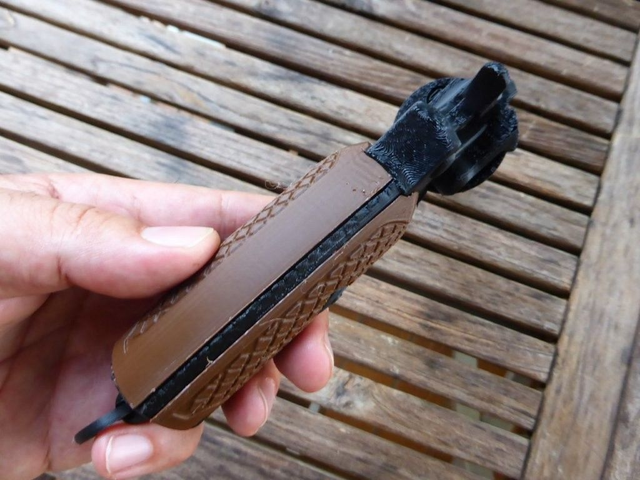 Révolver d’Ordonnance Modèle 1892 Français (14–18 / 39–45) – Reproduction factice