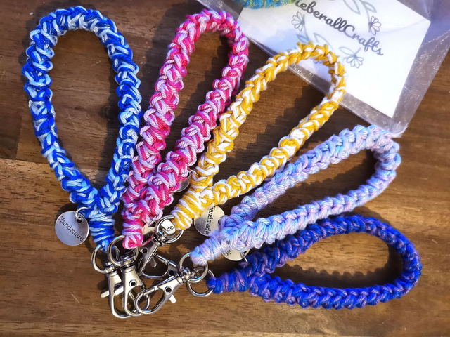 Schlüsselanhänger Band, gehäkelt, Schlüsselband, keychain, Band, Geschenk, handmade - Wunschanfertigung