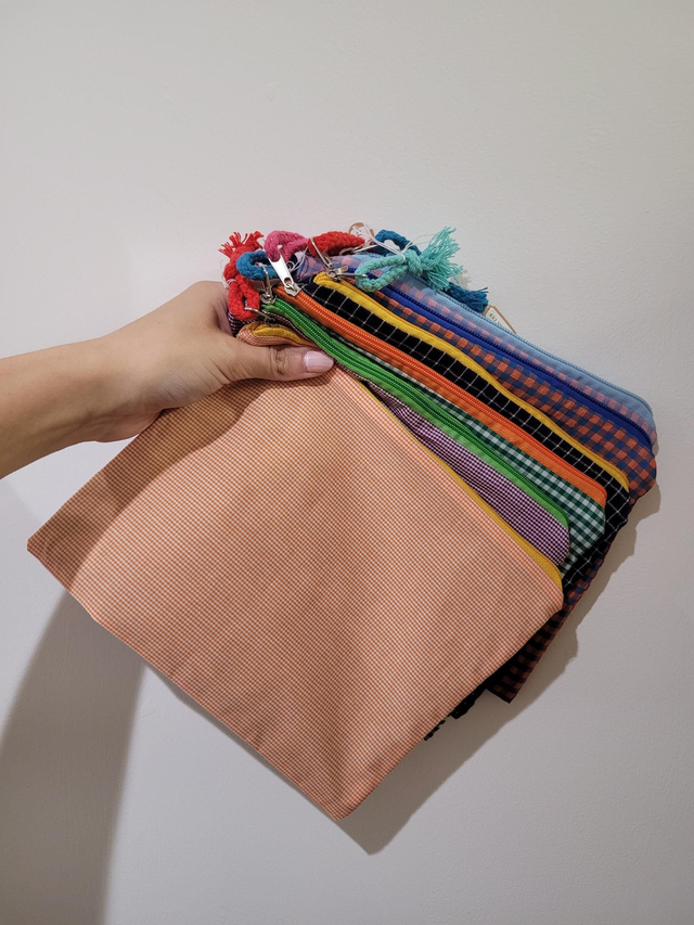 Red and blue gingham zip makeup pouch - HE-099