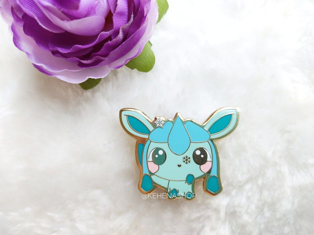 Glaceon Hard Enamel Pin | Pokemon