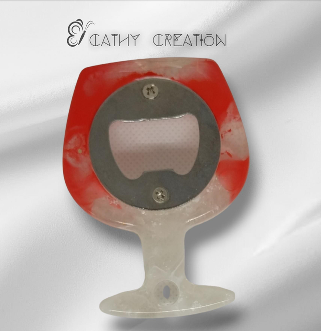 Décapsuleur rouge et blanc 