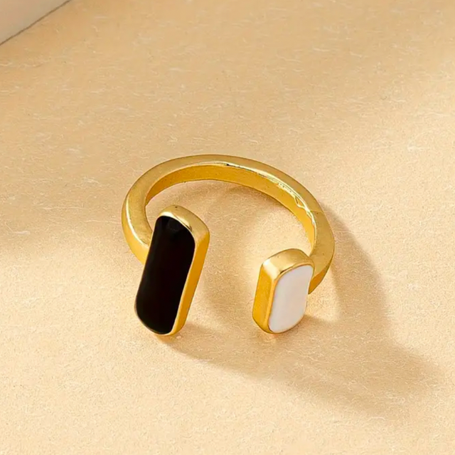 Enamel rectangle ring - black and white