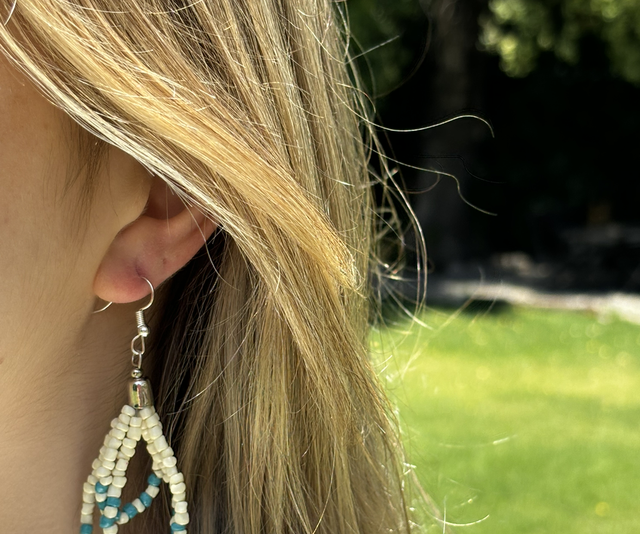 Aros mostacillas múltiples crema