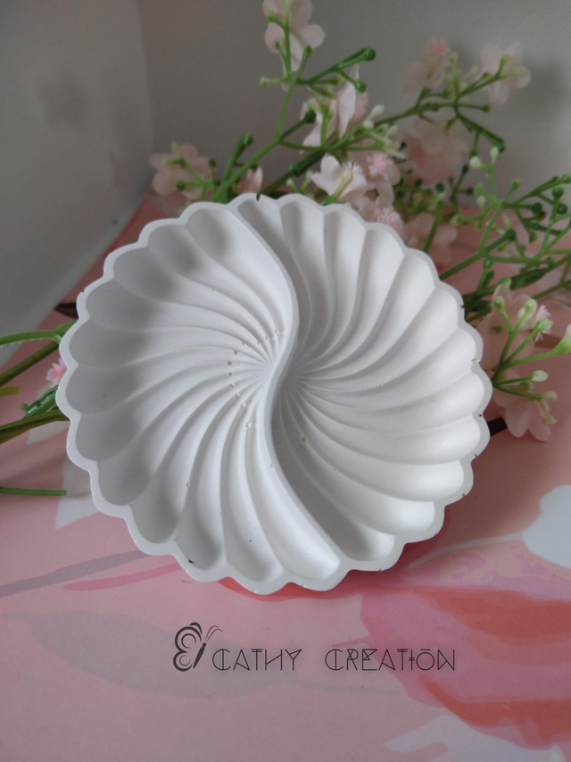 Vide poche fourni avec 2 couleurs et 1 pinceau 