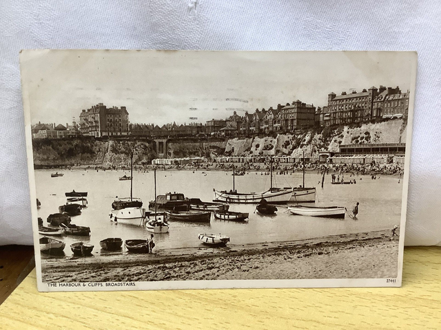 Broadstairs, Kent, The Harbour &amp; Cliffs, Kent, Posted 1939 Ward&#039;s Postcard. Our Ref No R760 £2.25
