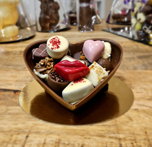 chocolade hart gevuld met 220 gram bonbons