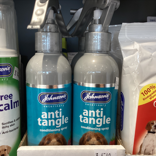 Anti tangle spray