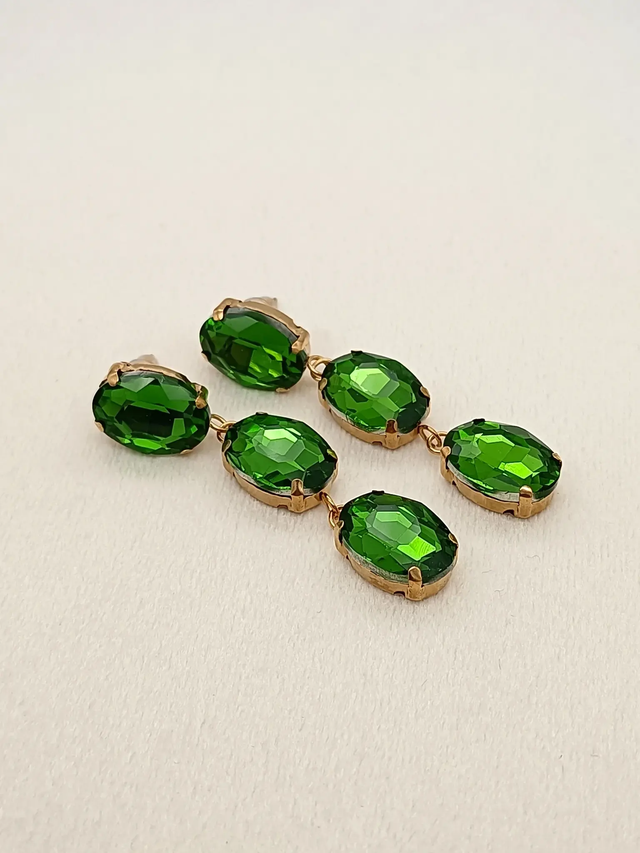 Boucles d'oreilles dorées strass pendant vert