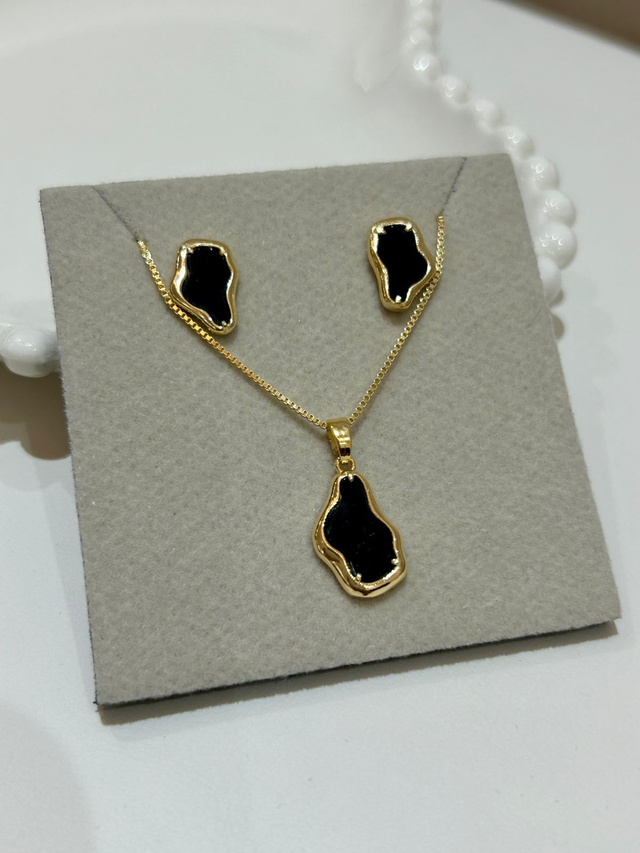 CONJUNTO ORGÂNICO ESMALTADO PRETO BANHADO EM OURO 18K