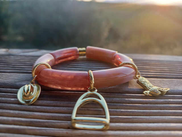 Bracelet perles tubes incurvées acrylique Savaari Rooh