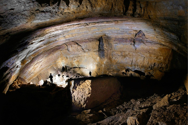 Swirl Chamber, Cueva Vallina, Arredondo by Sam Davis Photographer (1)