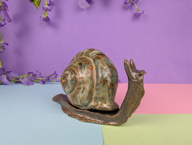 Snail incense burner