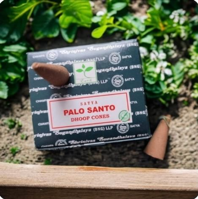 Boite de 12 cônes d'encens de Palo Santos Satya