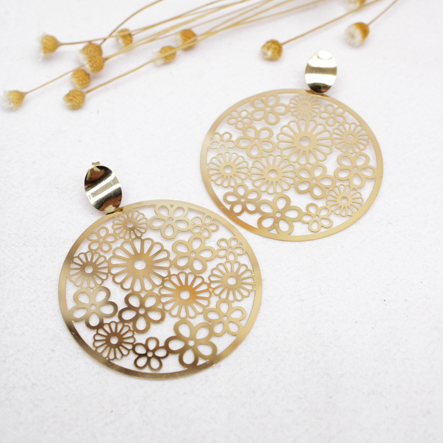 Boucles rondes fleurs doré 