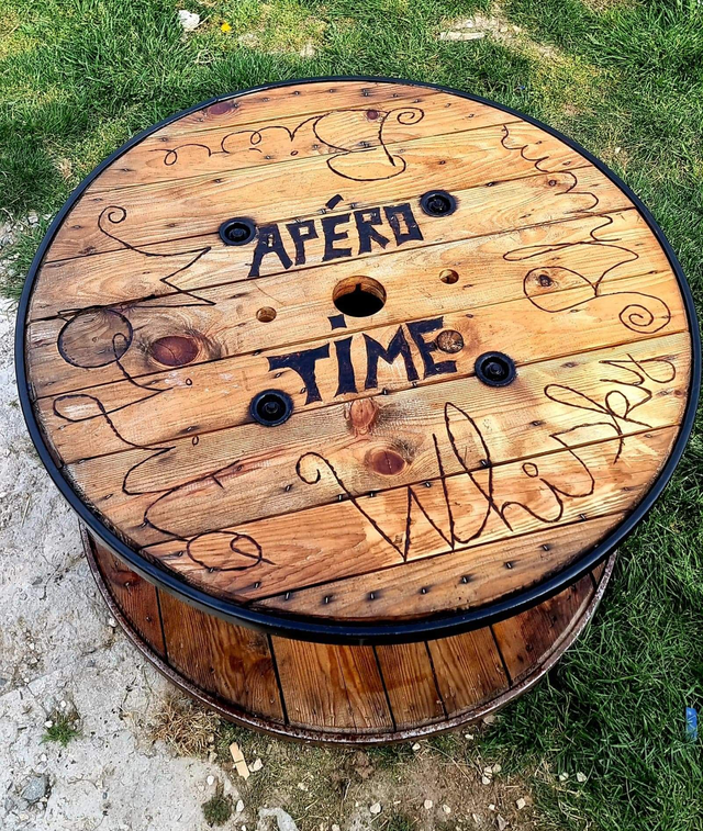 Touret et meuble à rénover