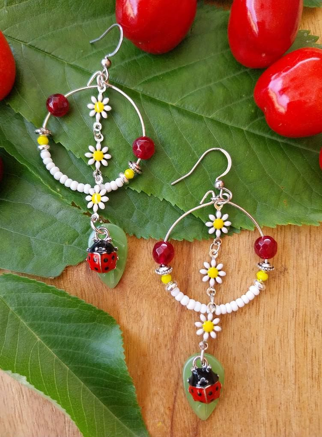 ✨Boucles d&#039;oreilles créoles rocailles printanière✨(148BO)