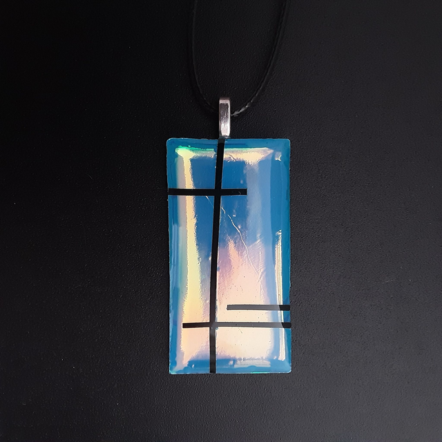 Pendentif rectangle collection tec1 fond bleu irisé et décor graphique bandes noires