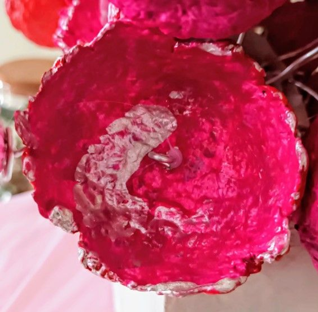 VASE DE FLEURS ROSES, fait main, papier mâché, fleurs éternelle, à offrir ou pour sa décoration