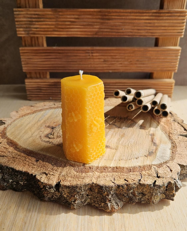Bougie 100 % cire d'abeille 100 g