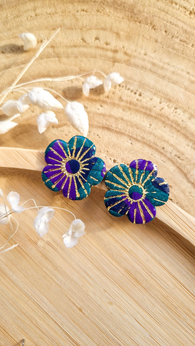 Flora - Boucles d'oreilles en pâte polymère et résine.