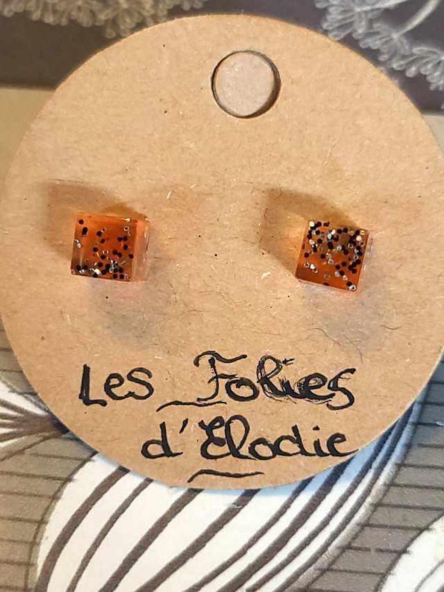 Boucles d'oreilles puce