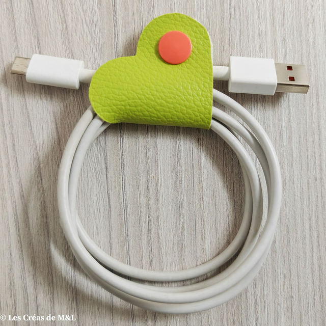 Attache câble COEUR Vert Pomme