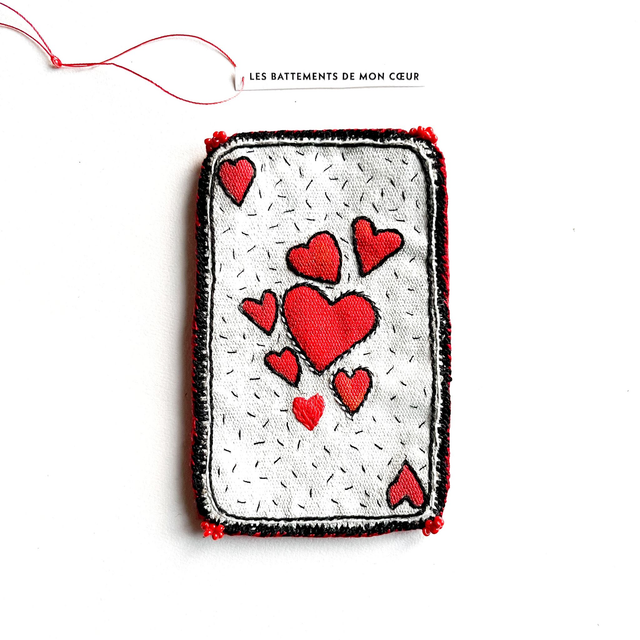 As de cœur original peint et brodé de fils et de perles