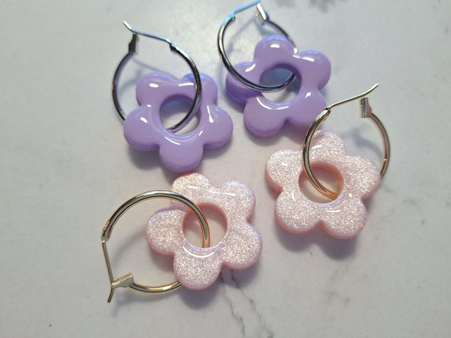 Clay daisy hoop earrings