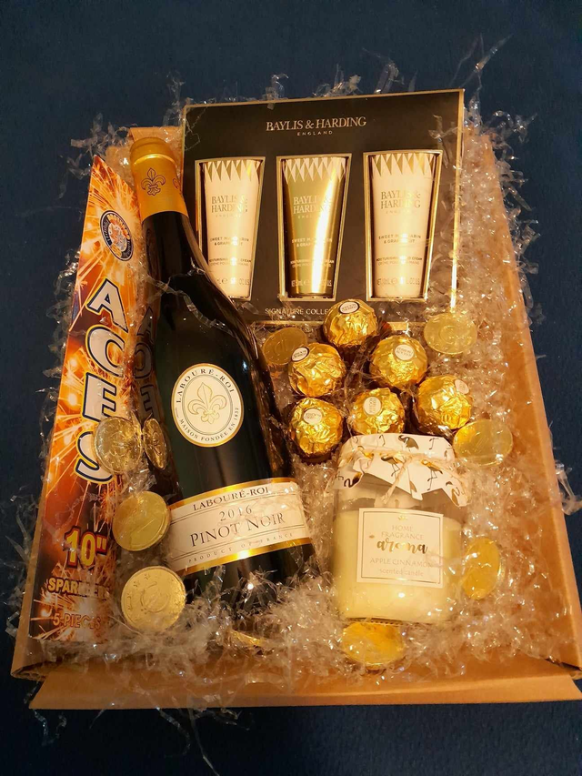 #06 Gift Pack - Pinot Noir &amp; Skin Care