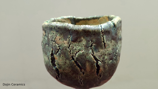 Plantenpot &#039;Through the cracks is where the light comes in&#039; - Wabi Sabi