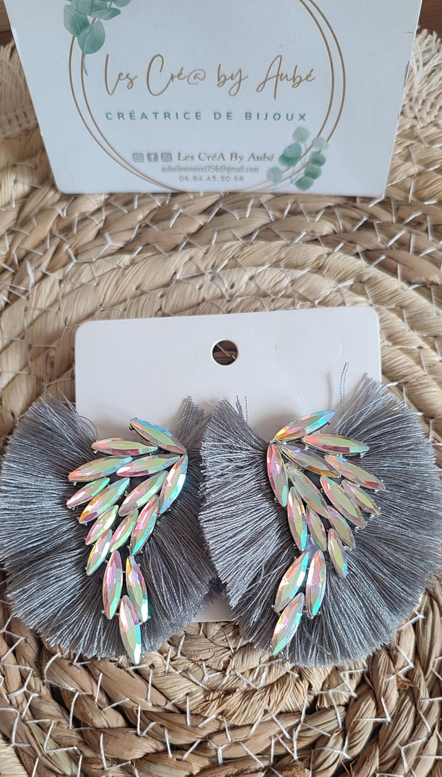 BO BIG BOHEME AILES ARGENTE / POMPONS GRIS 0001047