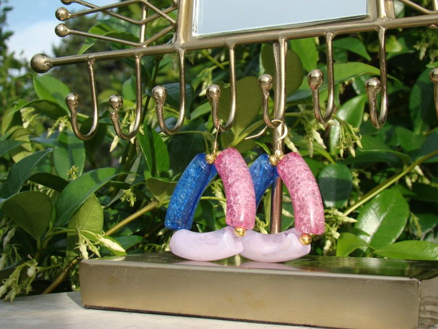 Boucles d&#039;oreilles perles tubes incurvées Chhaaya Kaindee