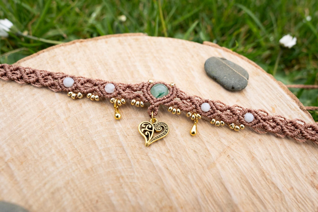 Ras de cou en micro-macramé et perles Aventurine et Pierre de Lune