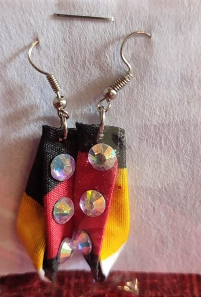 Boucles d'oreilles fait main en Wax