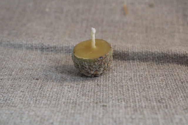 Dopkaarsjes – Drijflichtjes in eik en noot